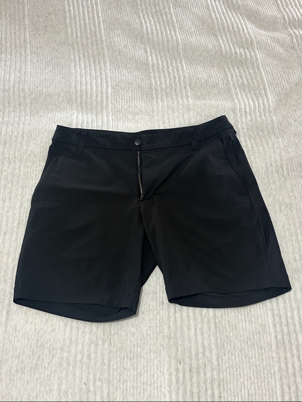 Lululemon Men’s ABC Khaki Shorts- Black Performance - Size 31